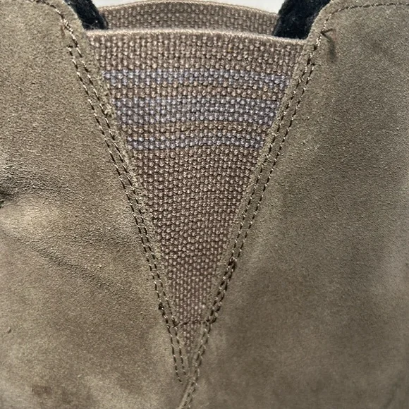 TOMS Women's Esme Desert Taupe Suede Chelsea Boot Size 8. 2.5” heel size - Picture 12 of 15